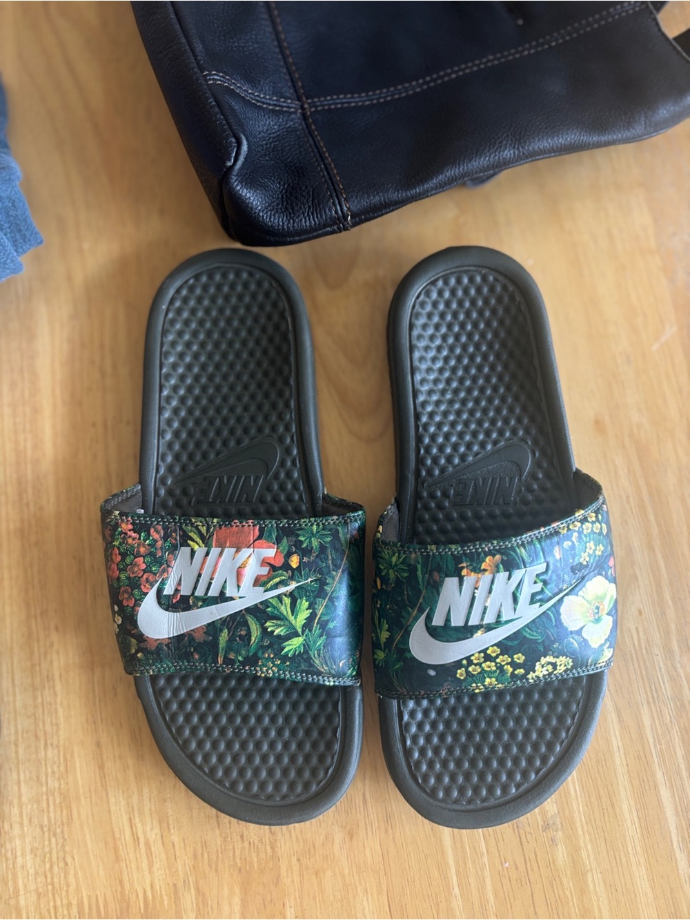 Nike Floral Slides Size 8